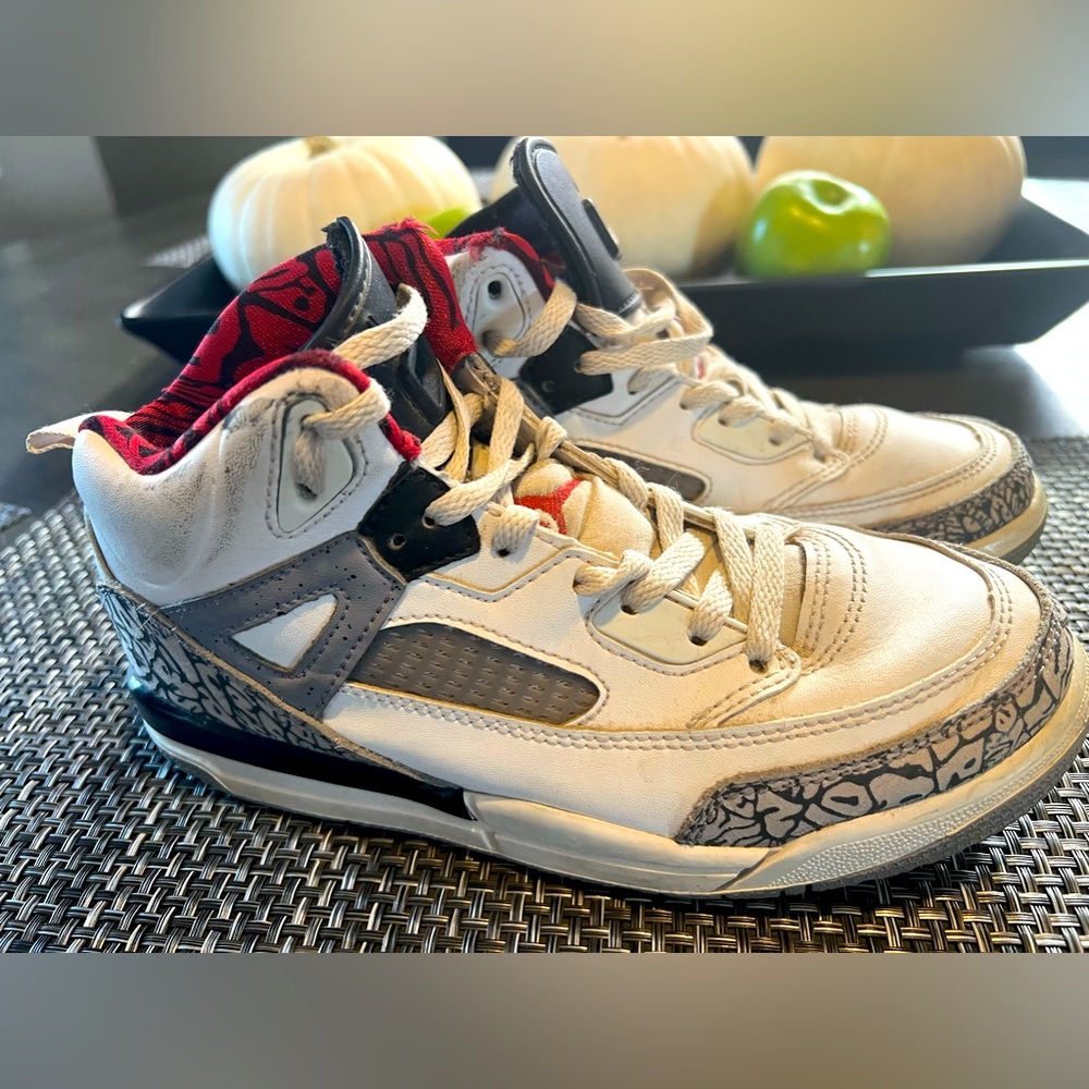 Jordan Spizike Cement - White